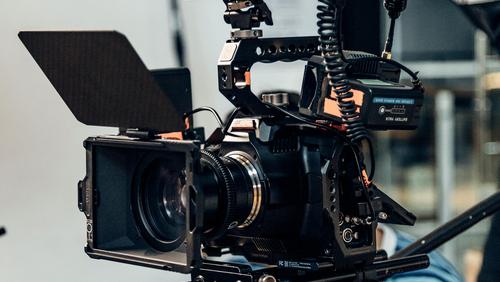 Professionelle Kamera einer WERBEFILM Produktion für werbevideo erstellen lassen