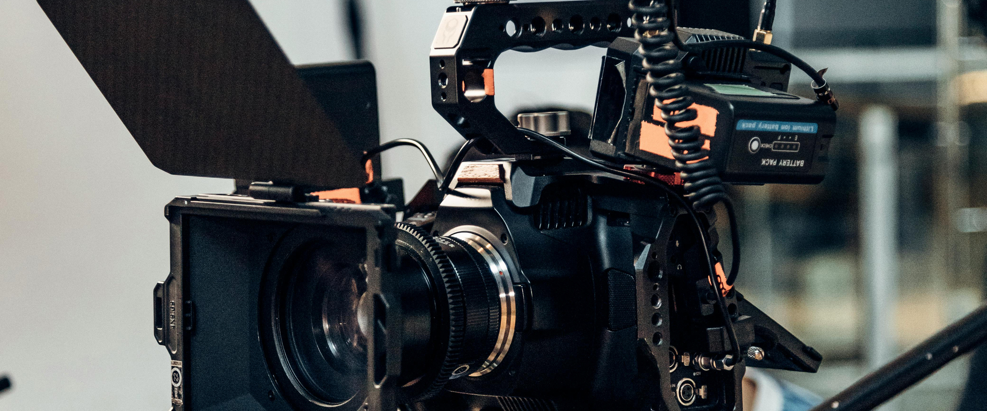 Professionelle Kamera einer WERBEFILM Produktion für werbevideo erstellen lassen