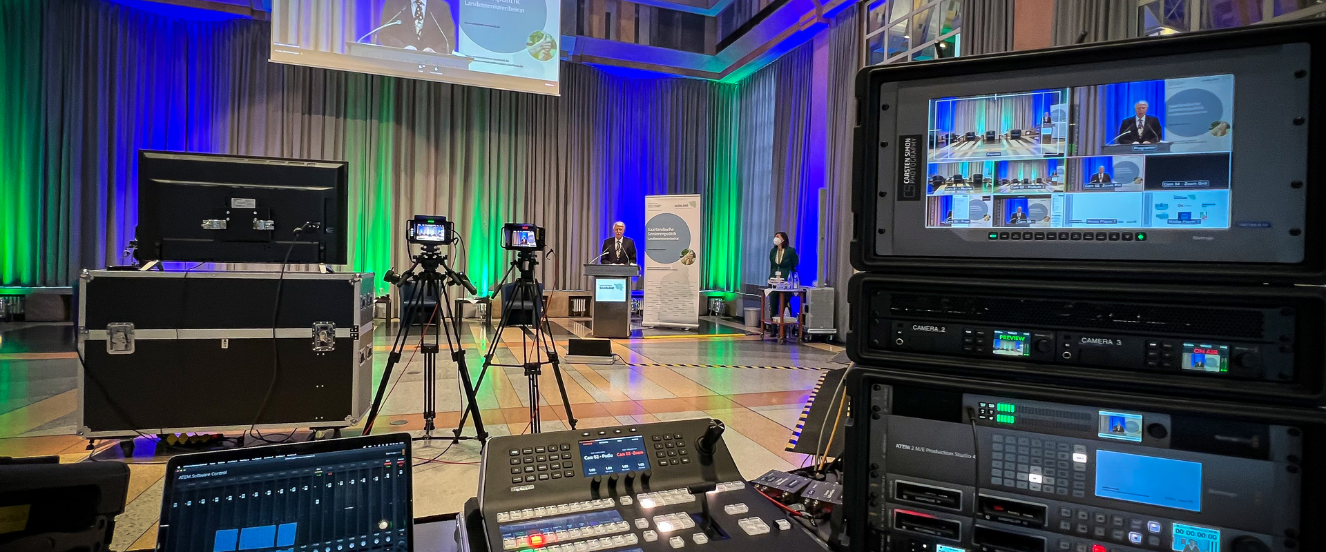 Hier sieht man, wie man den perfekten hybride Events Dienstleister für Ihre Veranstaltung finden.
