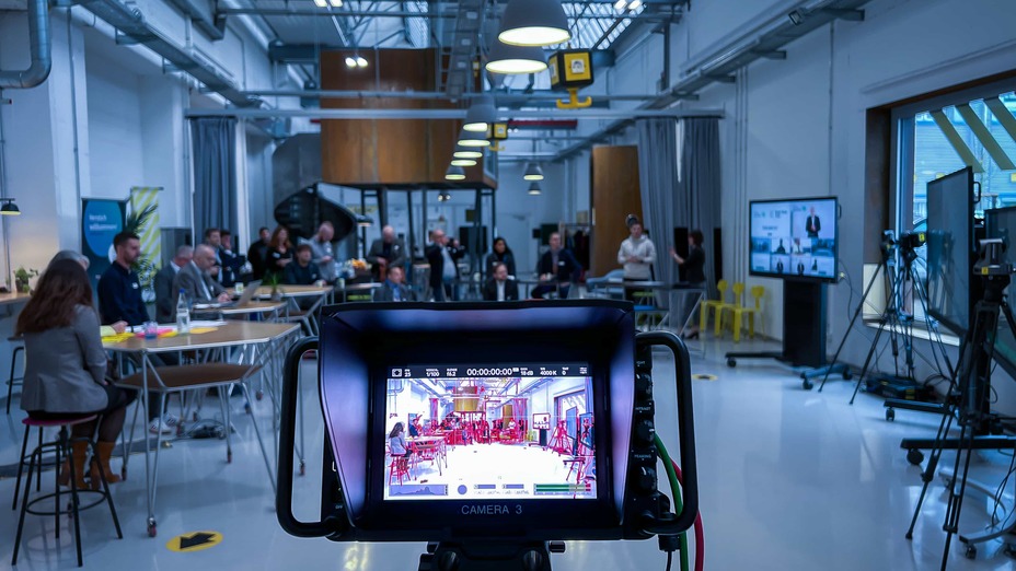 LiveStreaming 064 als Referenzbild der Filmproduktion D.I.E. WERBEFILM GmbH